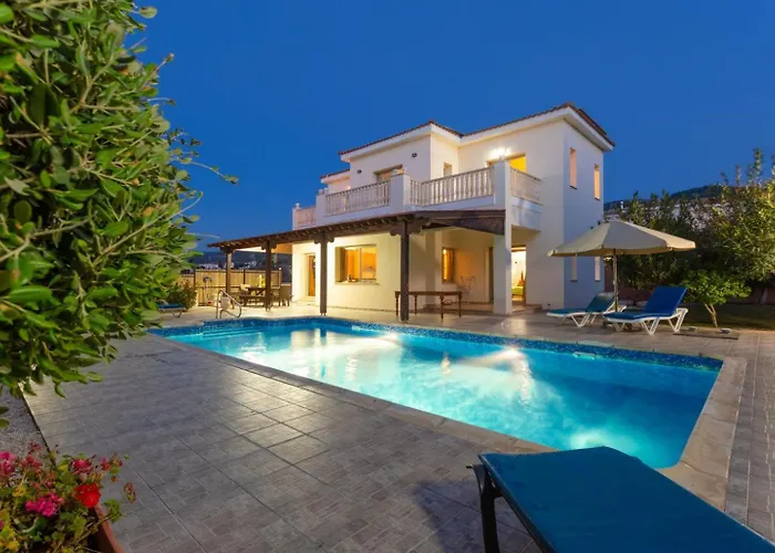 Jan Lui Villa Argaka